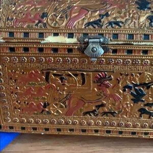 Meet your Posher, Raymond